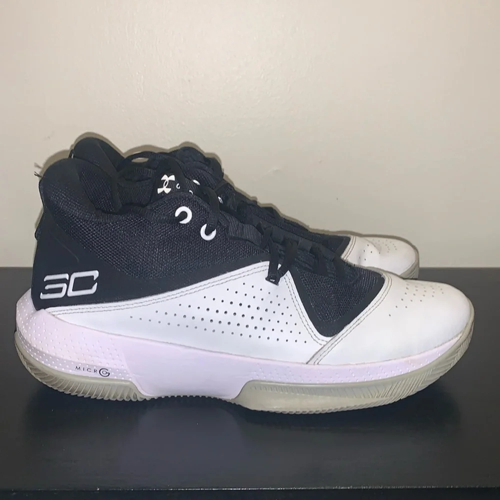 Under Armour‎ SC 3ZERO IV Men's Athletic Shoes Sneaker Size 11.5.
